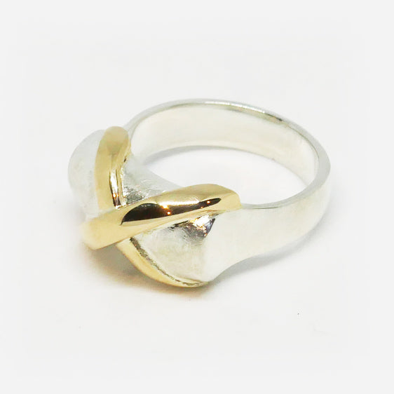 Sterling Silver and 9ct gold crossover bar ring