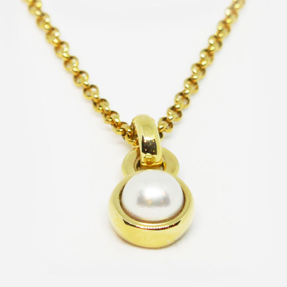 9ct yellow gold & 8mm cultured Akoya pearl pendant (Chain sold separately)