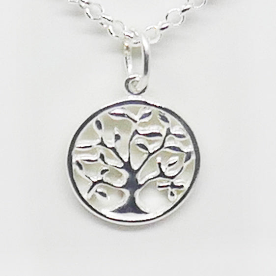 Small Sterling silver tree of life pendant complete including chain