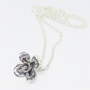 "Pippy" Stg silver short flower pendant (Chain sold separately)