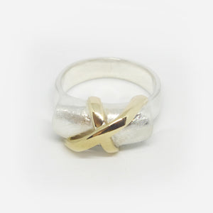 Sterling Silver and 9ct gold crossover ring